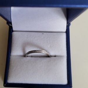 IGI Certified 10K Gold Anniversary Diamond Band, does not come with box